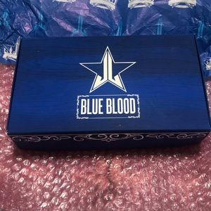 Jeffree Star blue blood eyeshadow palette